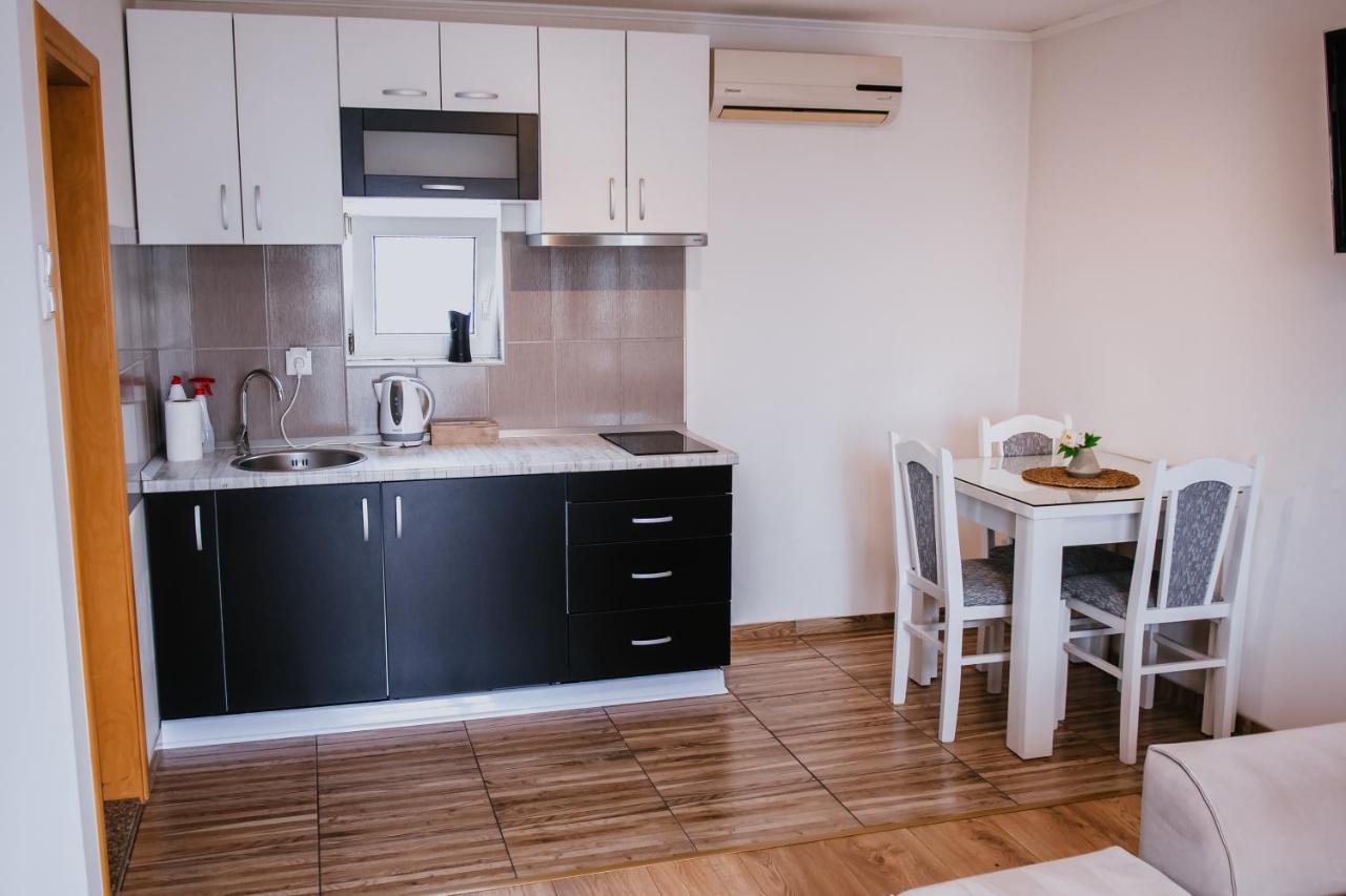Studio Apartment Dzungla Doboj Luaran gambar